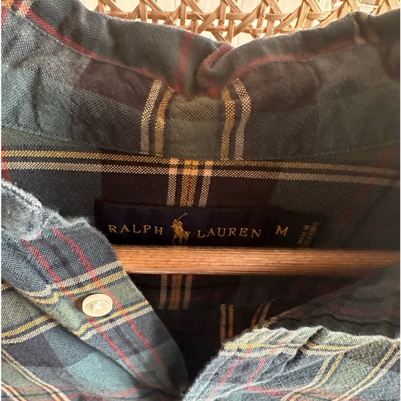 Ralph Lauren casual button down - Size M - Picture 2 of 2